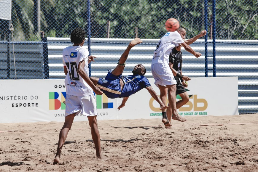 Estadual Masculino de beach soccer terá última vaga nas semis definida neste sábado (24)