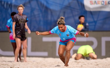 São Pedro goleia novamente e vira líder no Mundial de Clubes de beach soccer