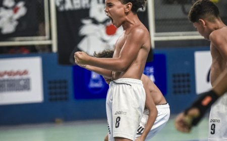 Com destaque para o ala Julinho, Álvares Cabral conquista a Copa Teens de futsal sub-11